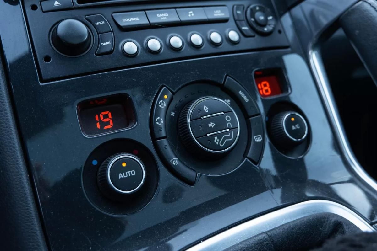 peugeot-3008-2009-diesel-1560cc