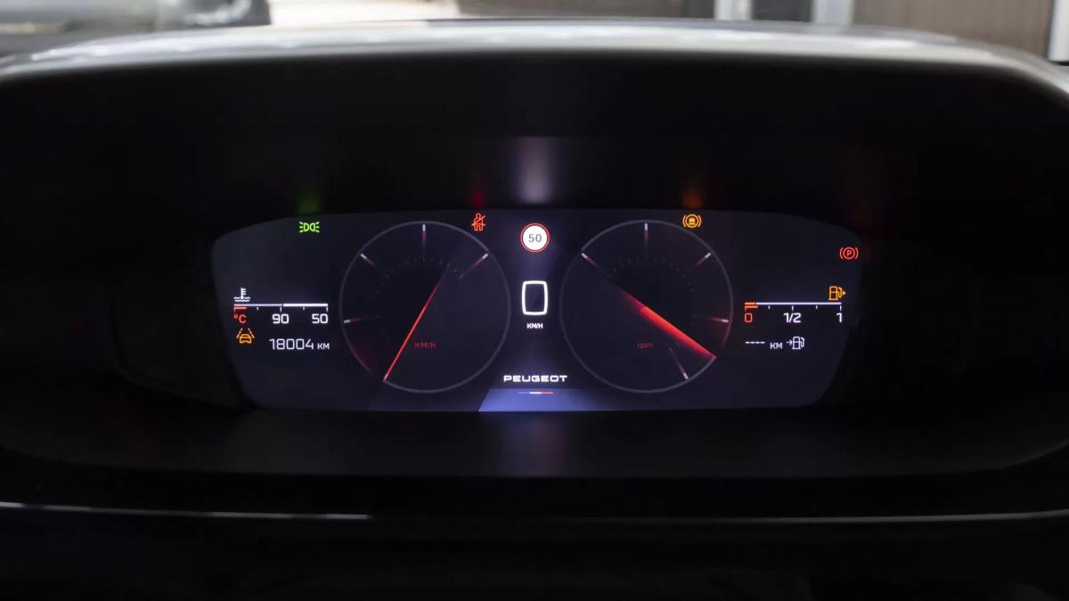 peugeot-308-sw-2024-gasolina-1199cc