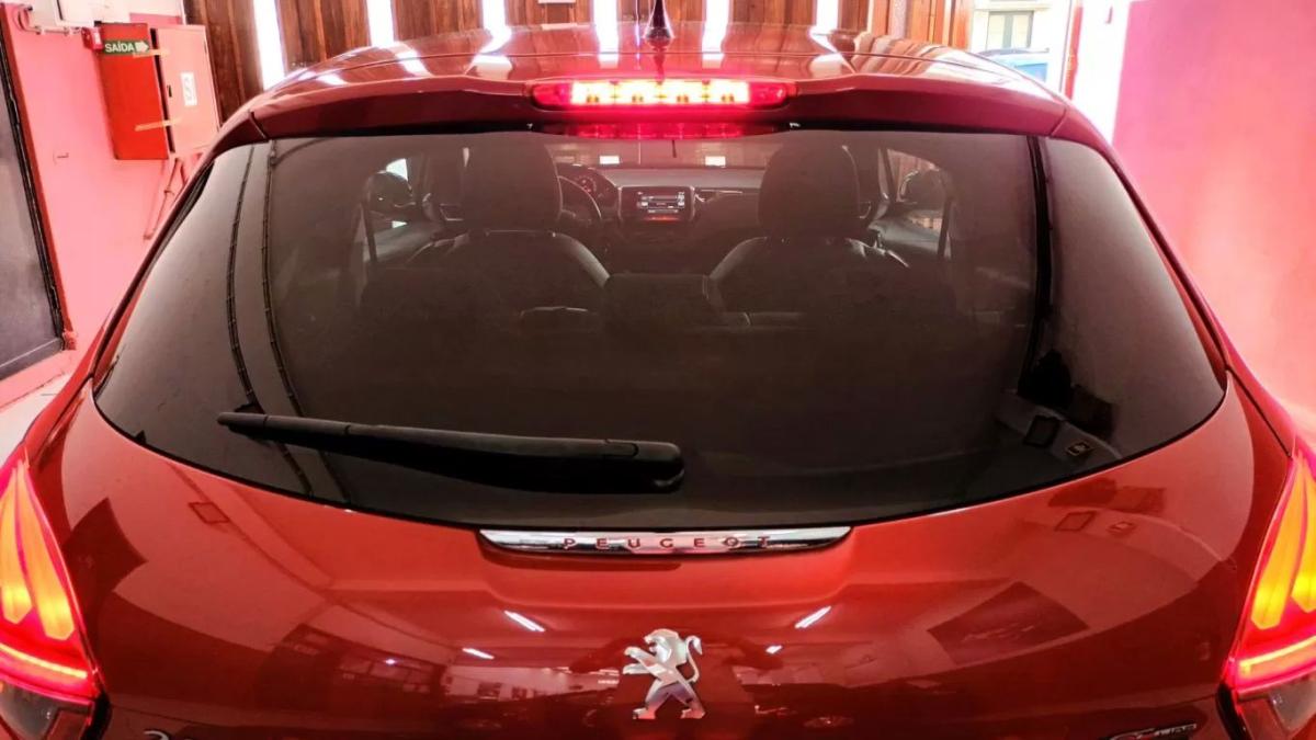 peugeot-208-2016-gasolina-1199cc