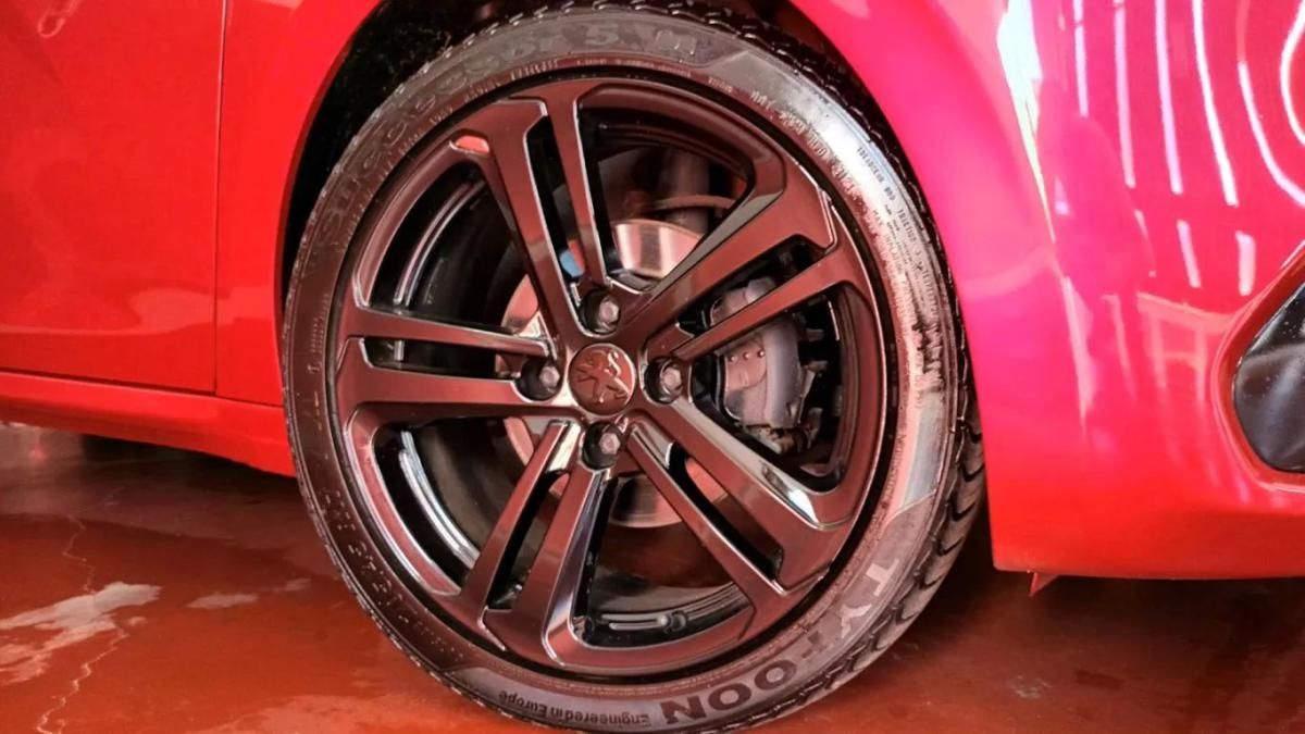 peugeot-208-2016-gasolina-1199cc