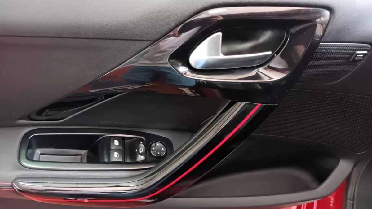peugeot-208-2016-gasolina-1199cc