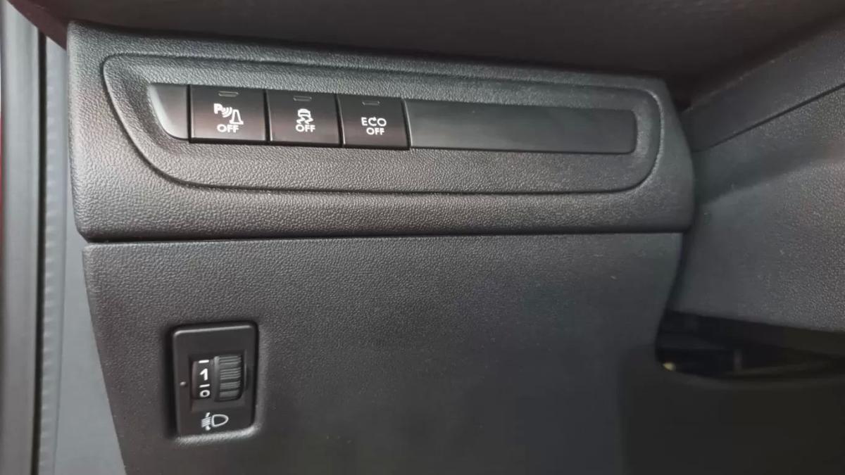 peugeot-208-2016-gasolina-1199cc