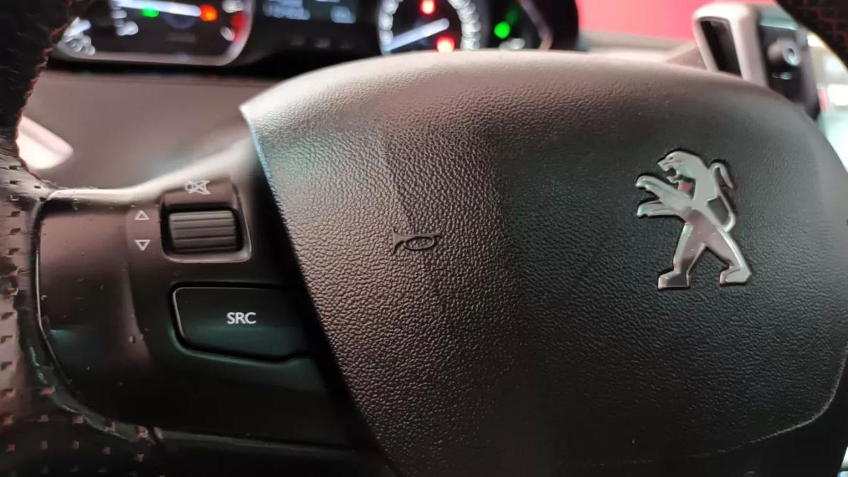 peugeot-208-2016-gasolina-1199cc