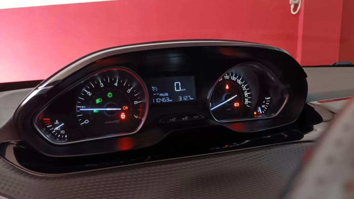 peugeot-208-2016-gasolina-1199cc