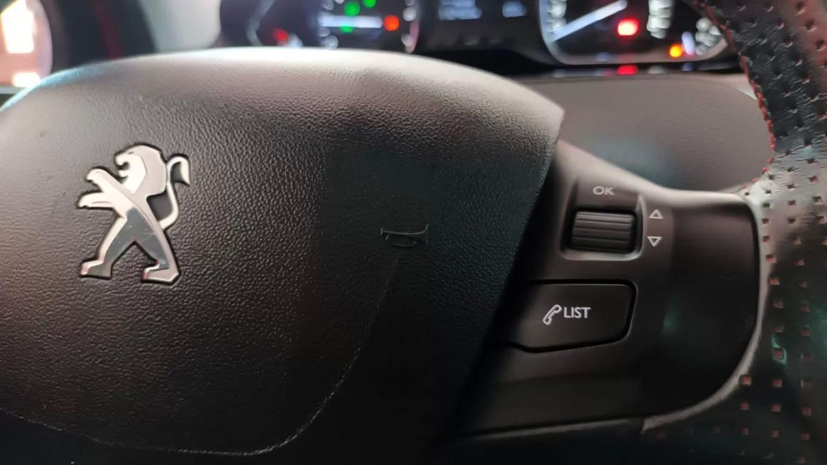 peugeot-208-2016-gasolina-1199cc