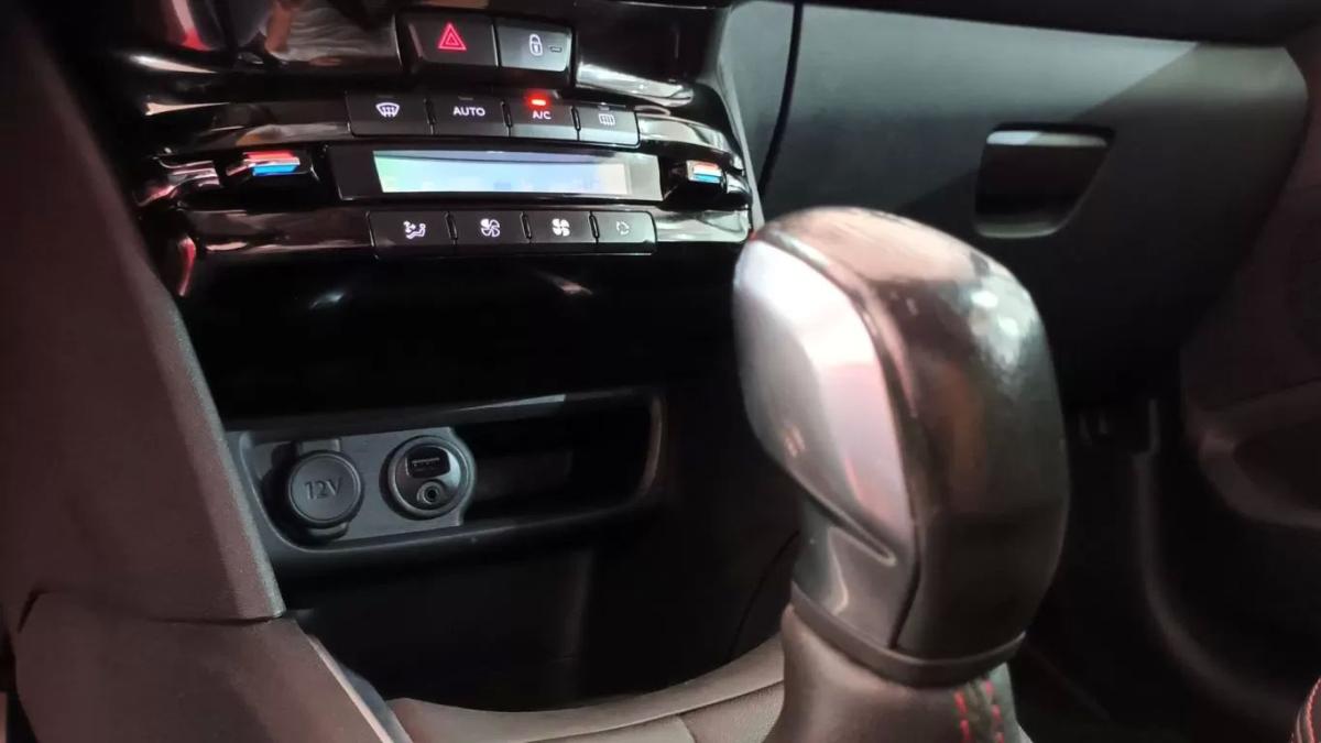 peugeot-208-2016-gasolina-1199cc