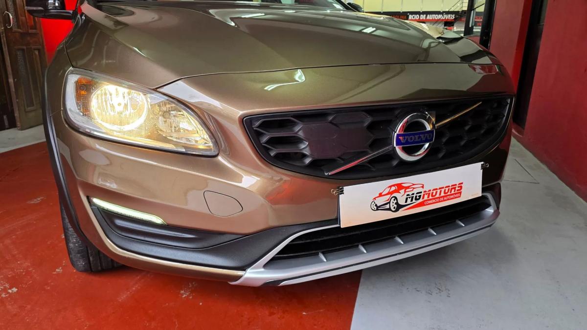 volvo-v60-cross-country-2016-diesel-1969cc