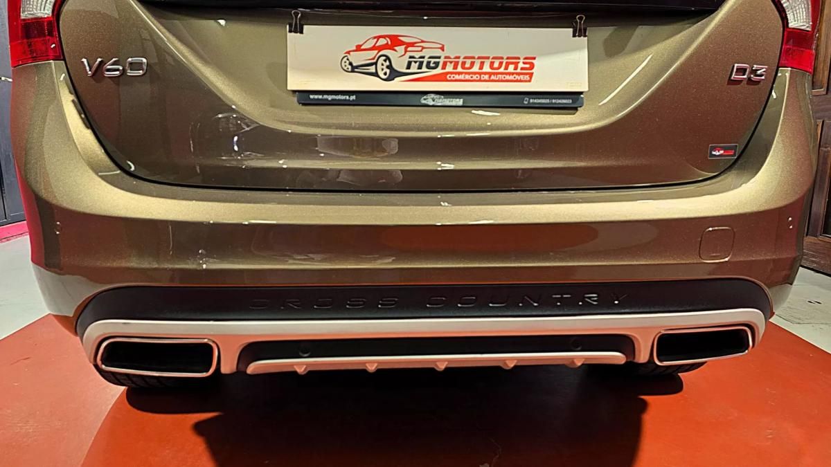 volvo-v60-cross-country-2016-diesel-1969cc