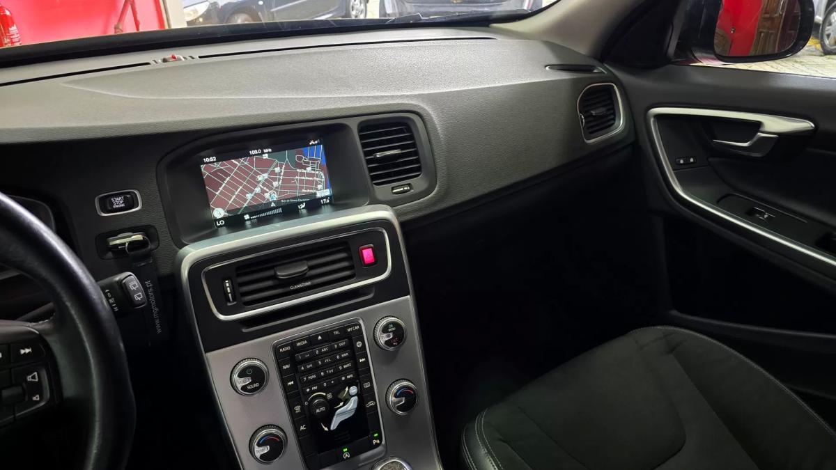 volvo-v60-cross-country-2016-diesel-1969cc