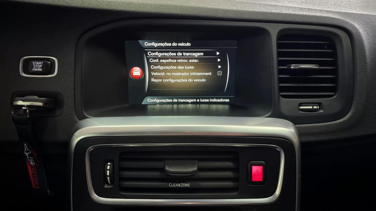 volvo-v60-cross-country-2016-diesel-1969cc