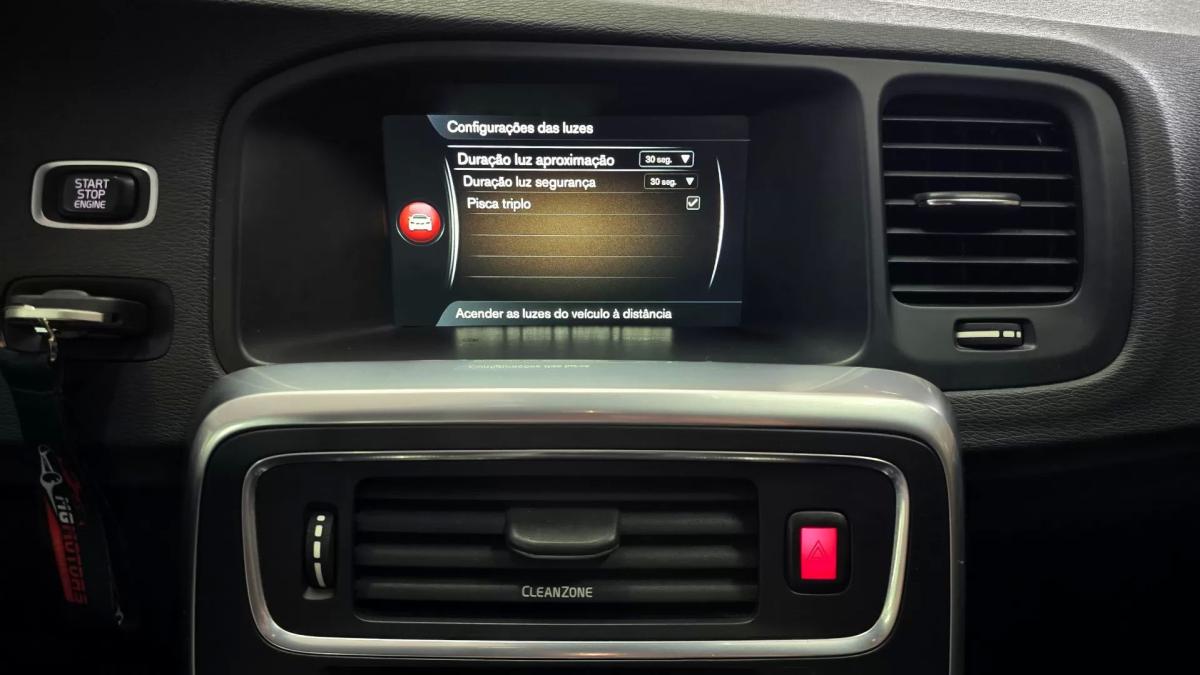 volvo-v60-cross-country-2016-diesel-1969cc
