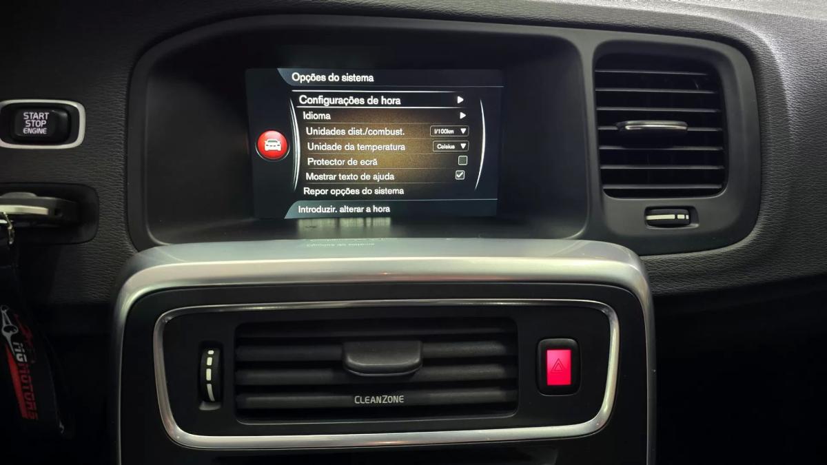 volvo-v60-cross-country-2016-diesel-1969cc