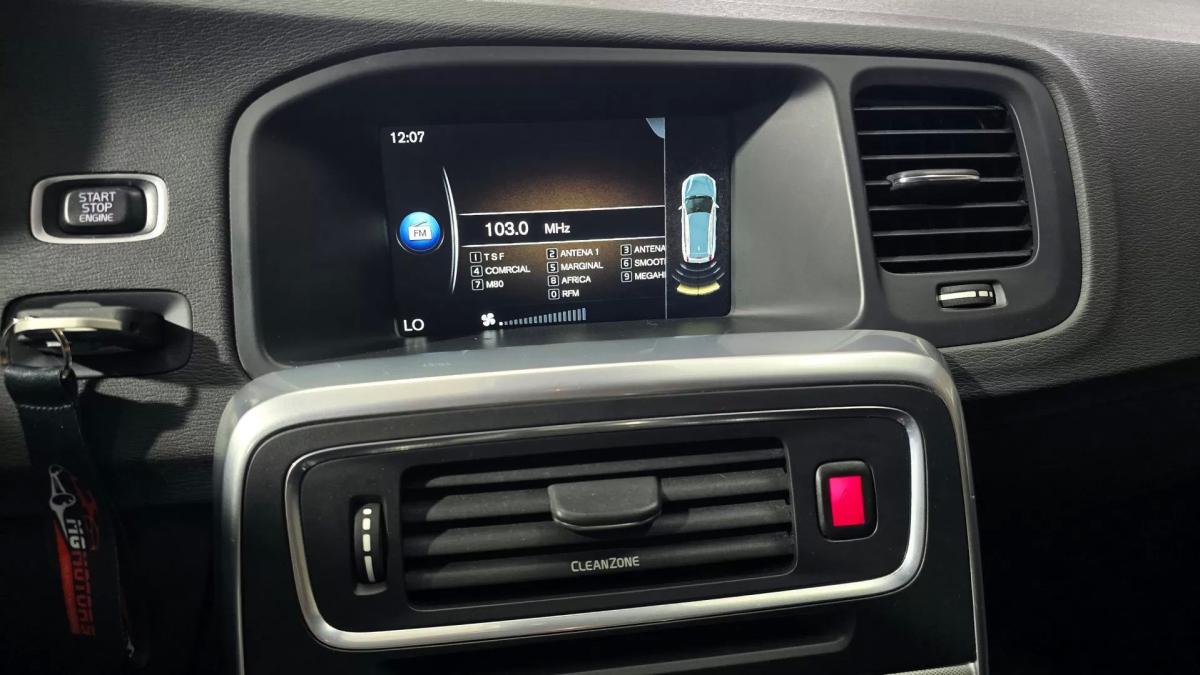 volvo-v60-cross-country-2016-diesel-1969cc