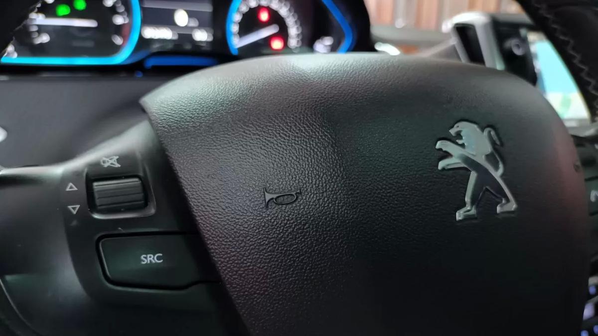 peugeot-2008-2015-gasolina-1199cc