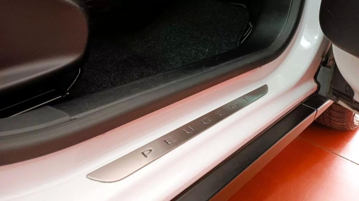 peugeot-2008-2015-gasolina-1199cc