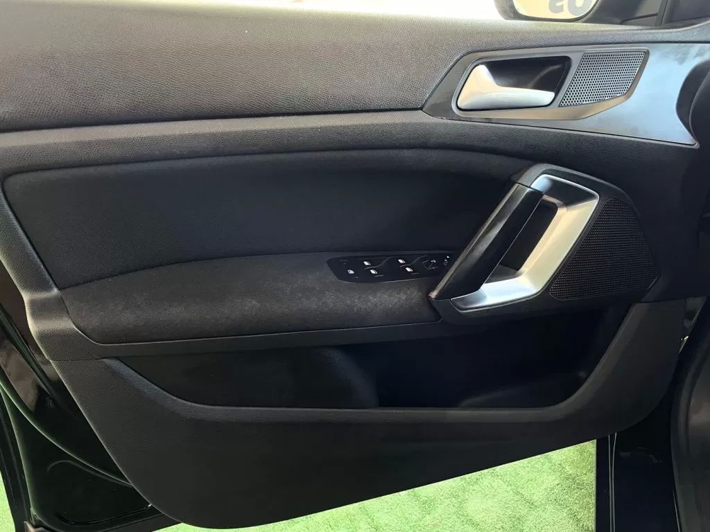 peugeot-308-2015-gasolina-1199cc