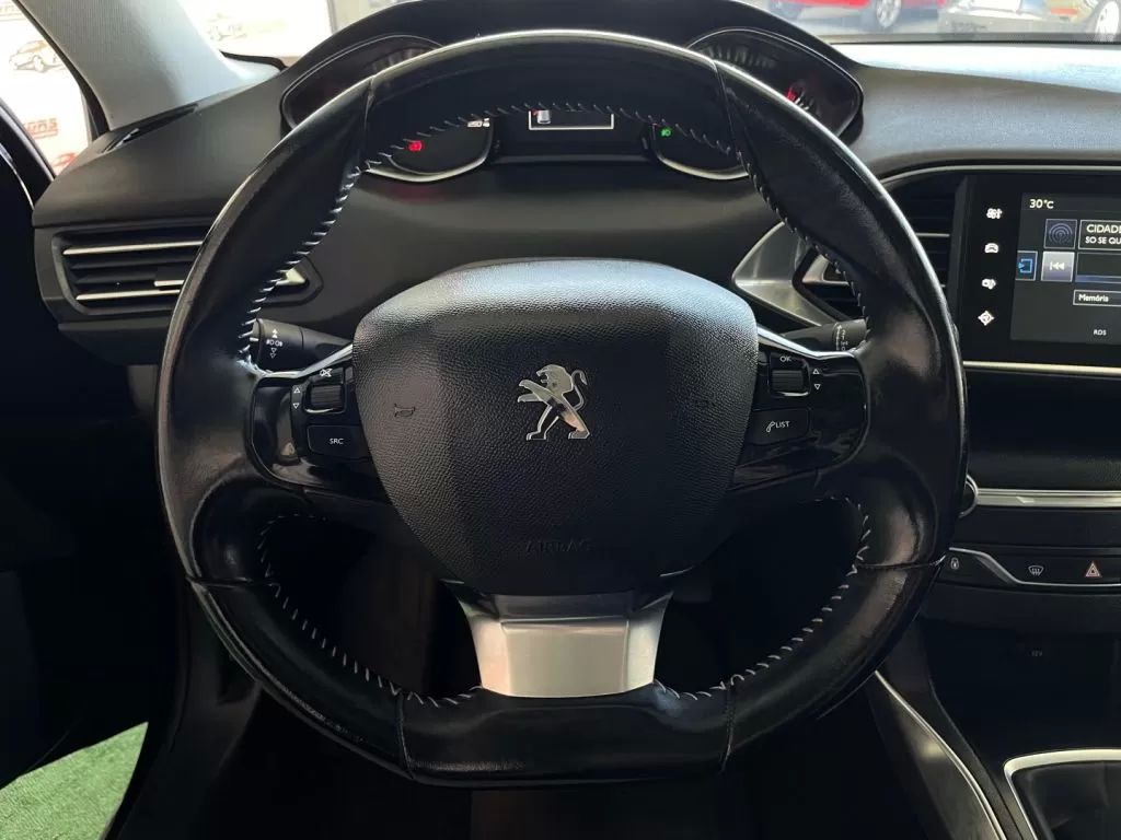 peugeot-308-2015-gasolina-1199cc