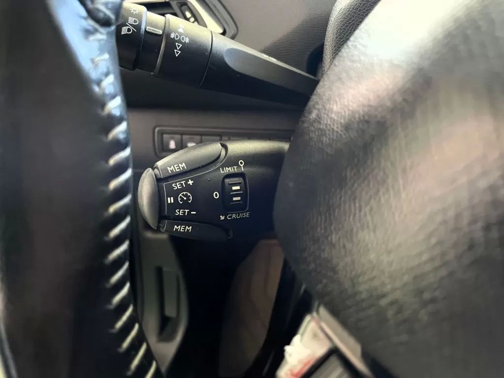 peugeot-308-2015-gasolina-1199cc