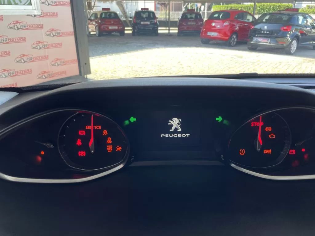 peugeot-308-2015-gasolina-1199cc