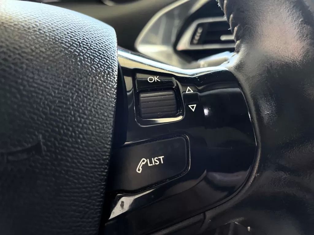 peugeot-308-2015-gasolina-1199cc