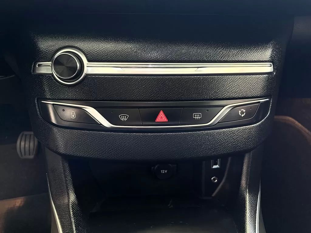 peugeot-308-2015-gasolina-1199cc