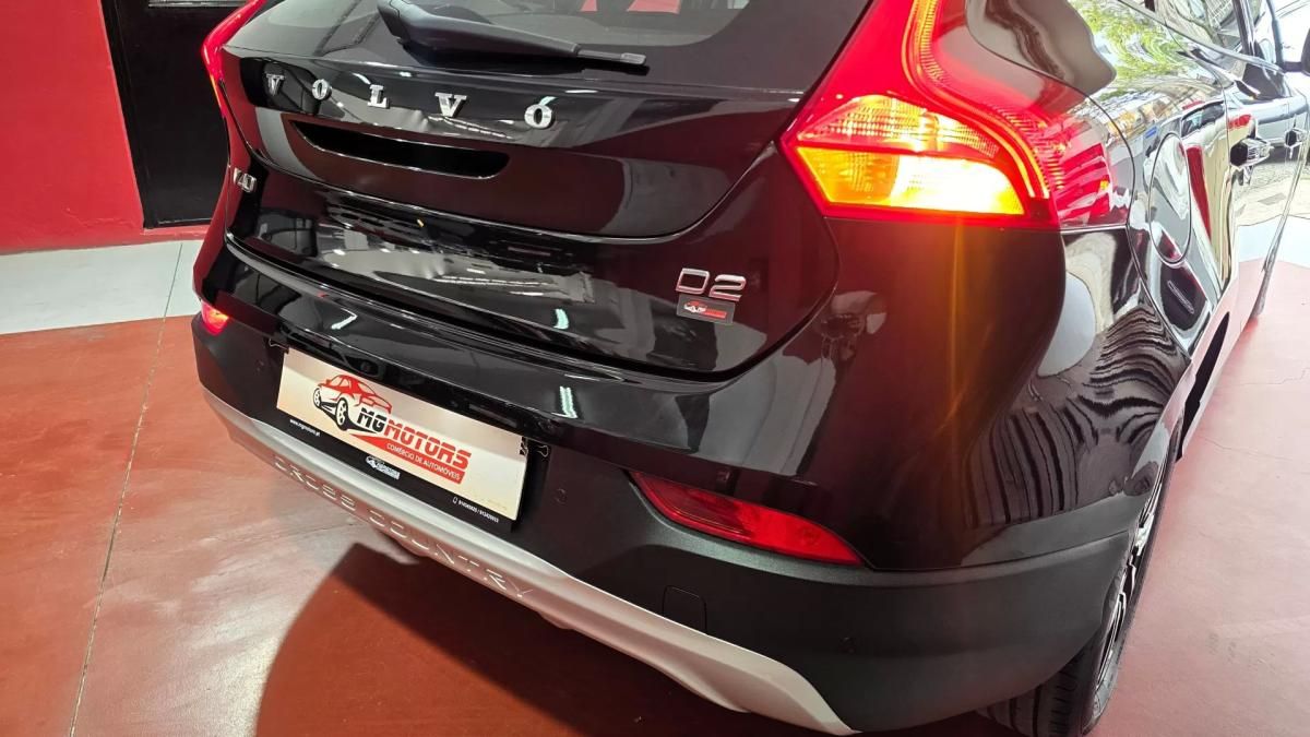 volvo-v40-cross-country-2017-diesel-1969cc