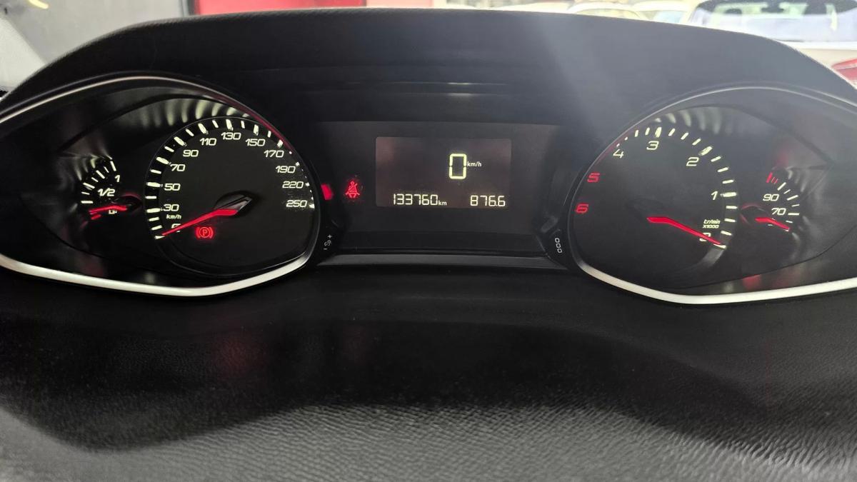 peugeot-308-sw-2018-diesel-1499cc
