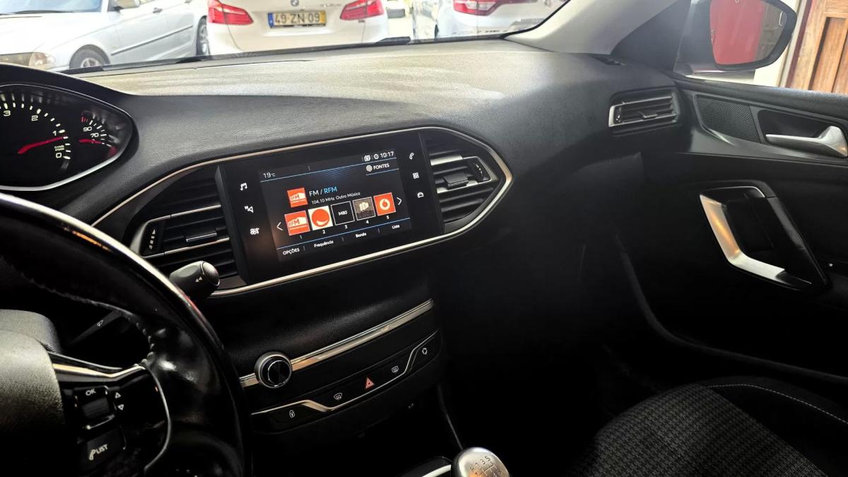 peugeot-308-sw-2018-diesel-1499cc