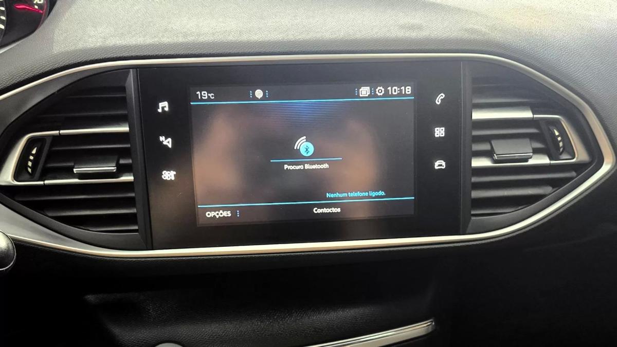 peugeot-308-sw-2018-diesel-1499cc