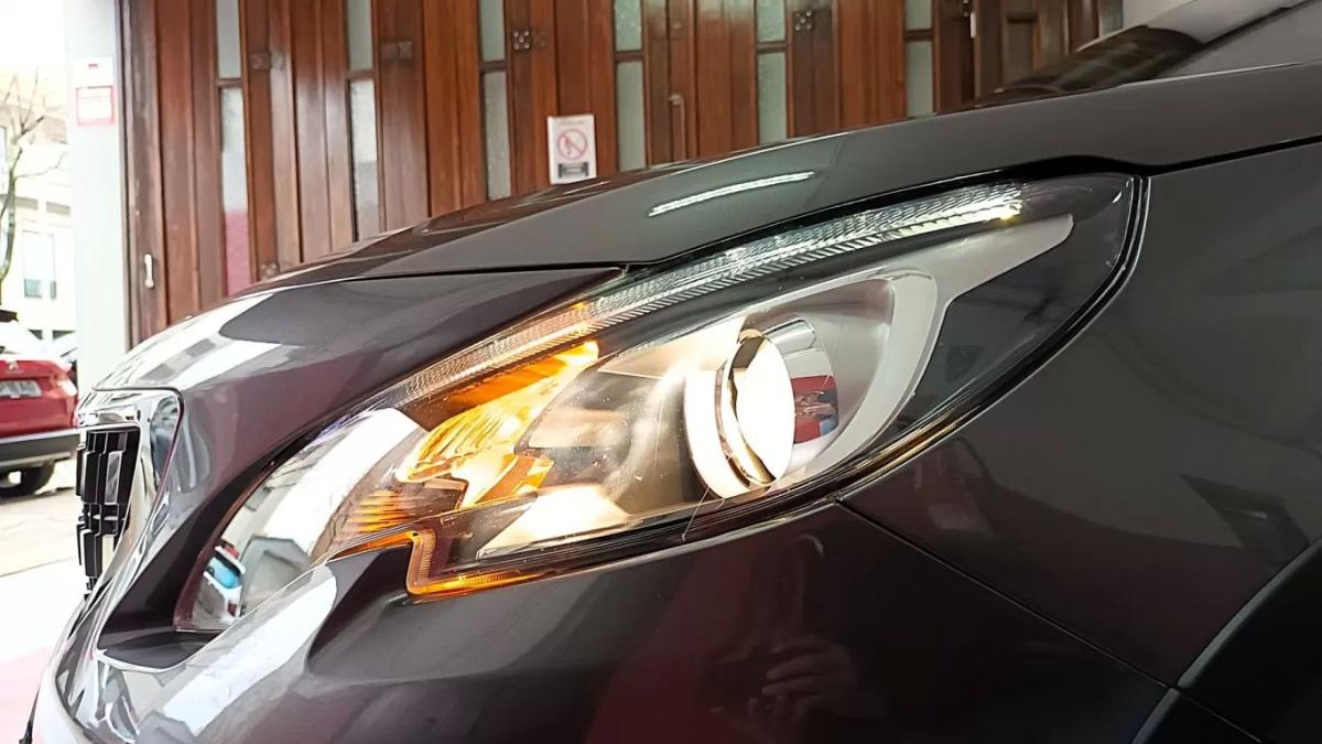 peugeot-2008-2016-gasolina-1199cc