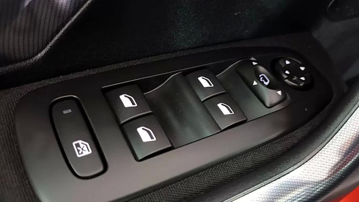 peugeot-2008-2016-gasolina-1199cc