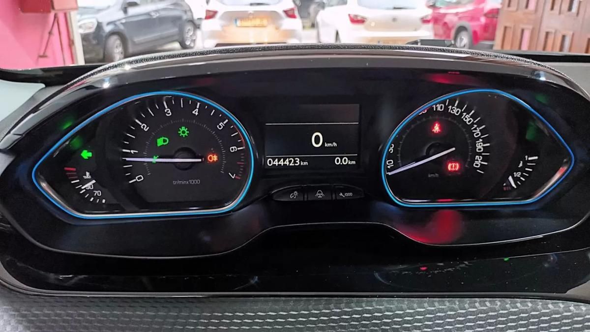 peugeot-2008-2016-gasolina-1199cc