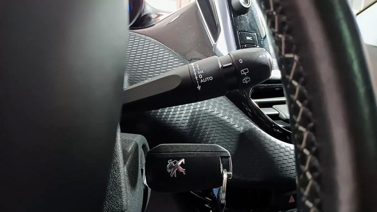 peugeot-2008-2016-gasolina-1199cc