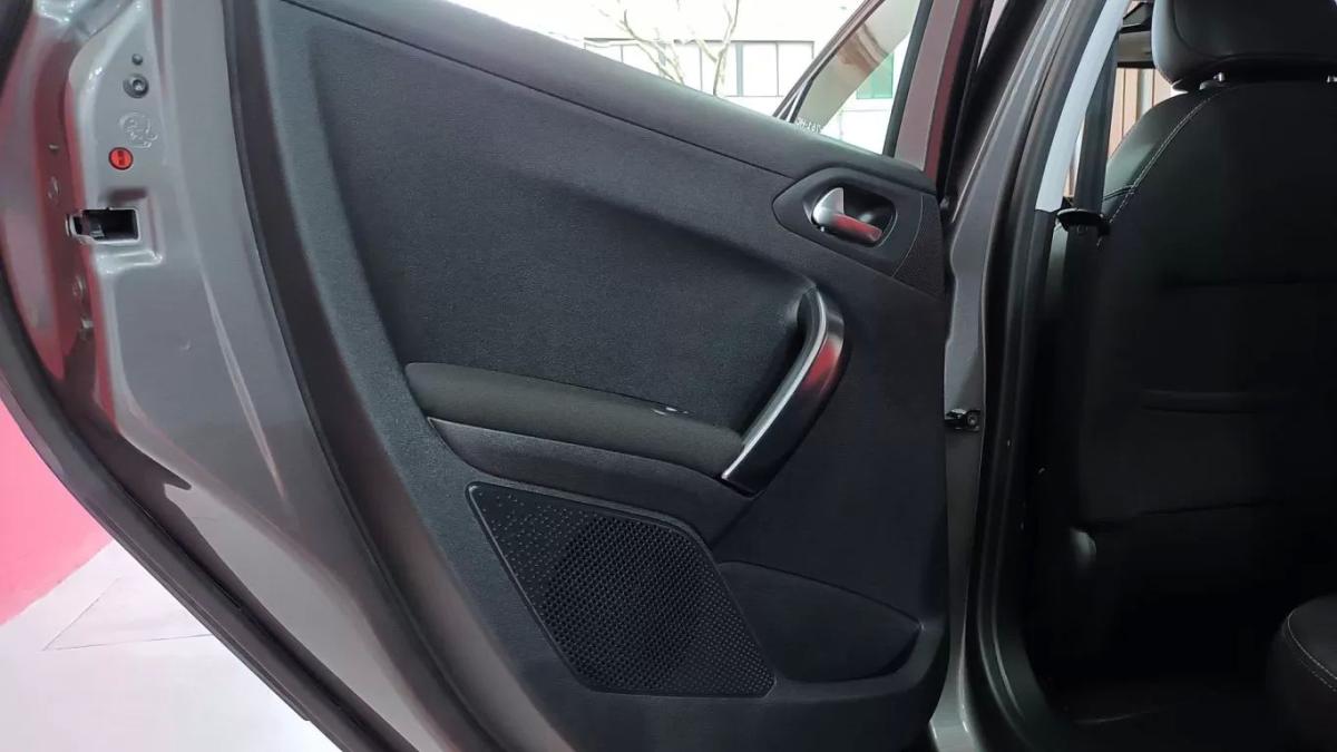 peugeot-2008-2016-gasolina-1199cc