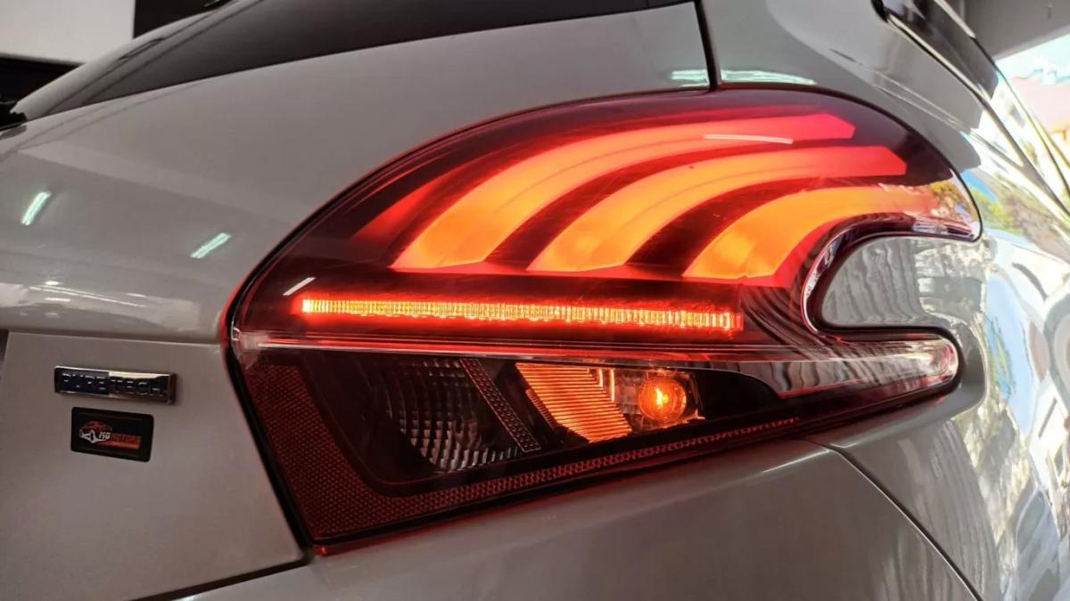 peugeot-208-2016-gasolina-1199cc