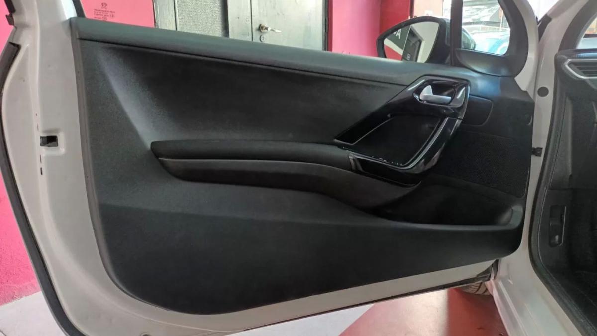 peugeot-208-2016-gasolina-1199cc