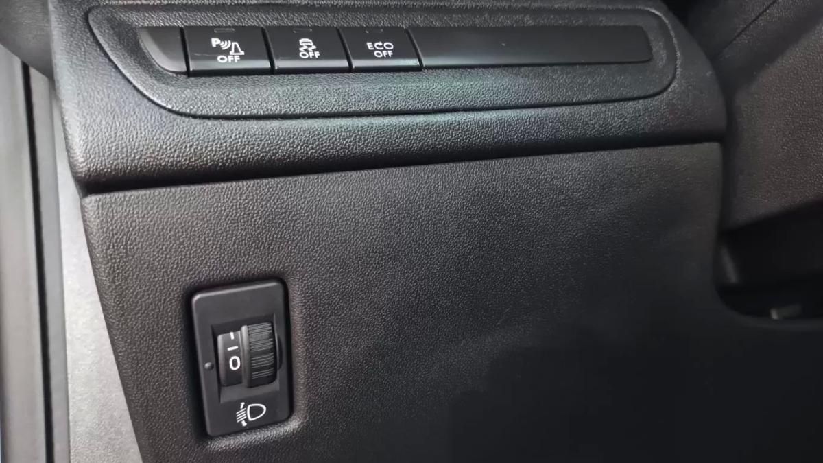 peugeot-208-2016-gasolina-1199cc