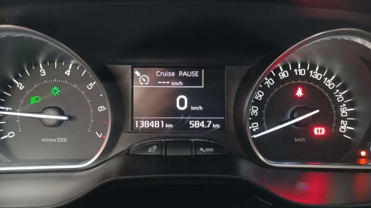 peugeot-208-2016-gasolina-1199cc