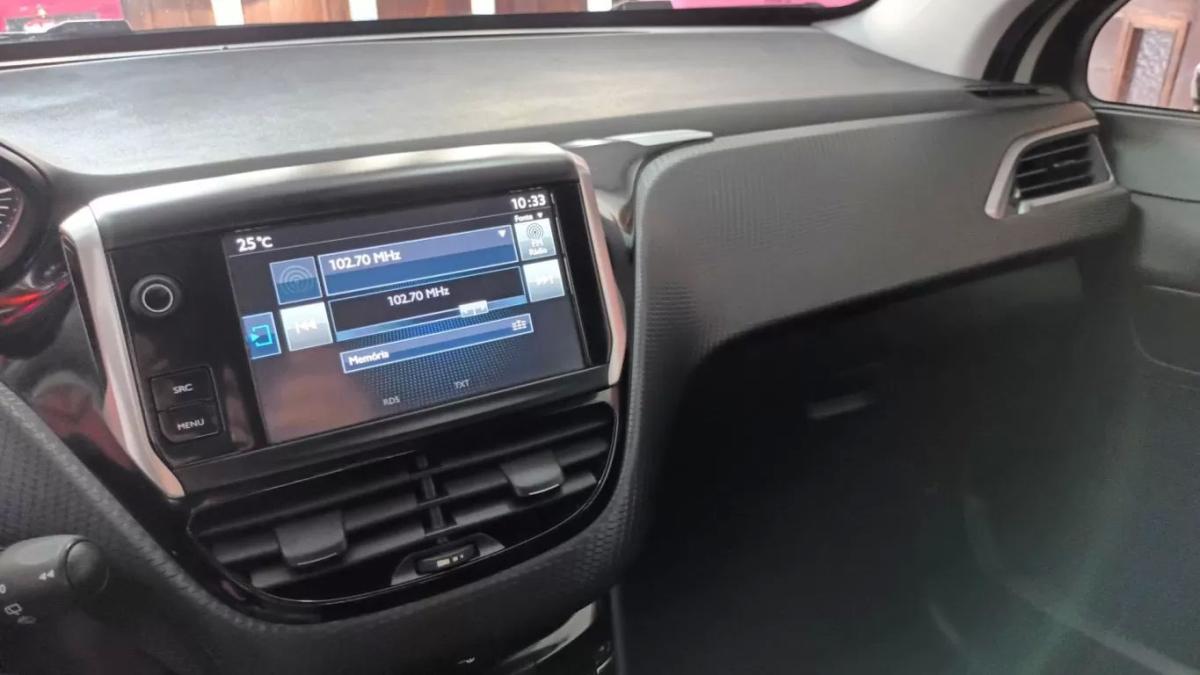 peugeot-208-2016-gasolina-1199cc
