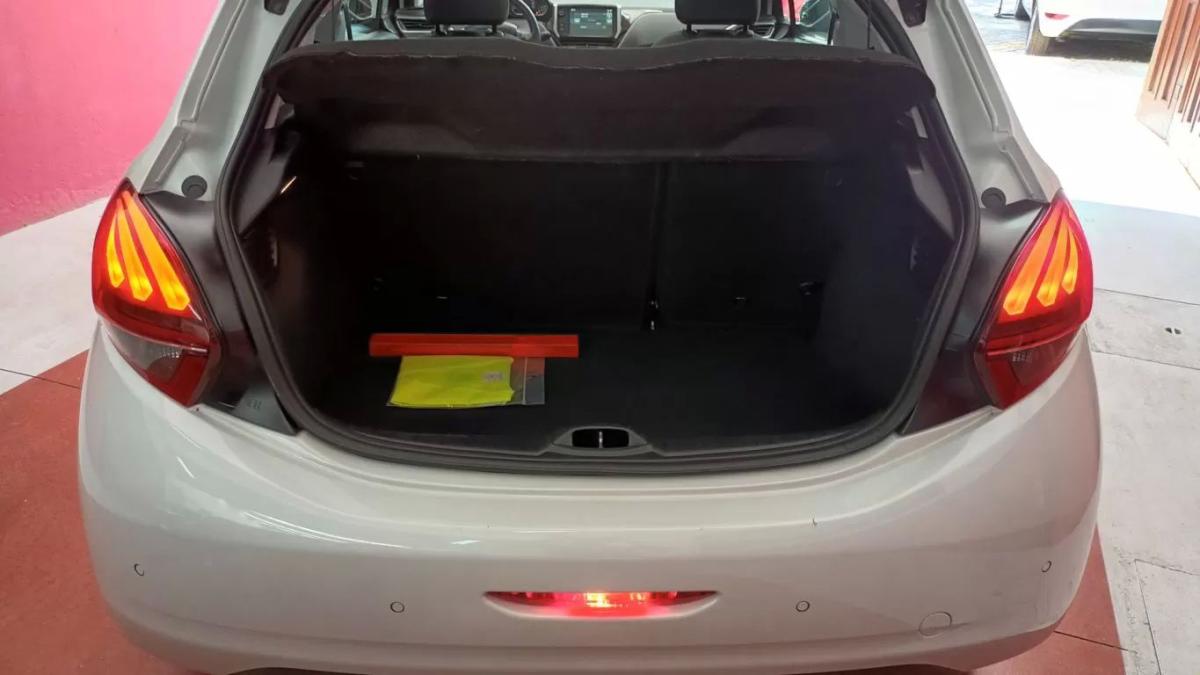 peugeot-208-2016-gasolina-1199cc