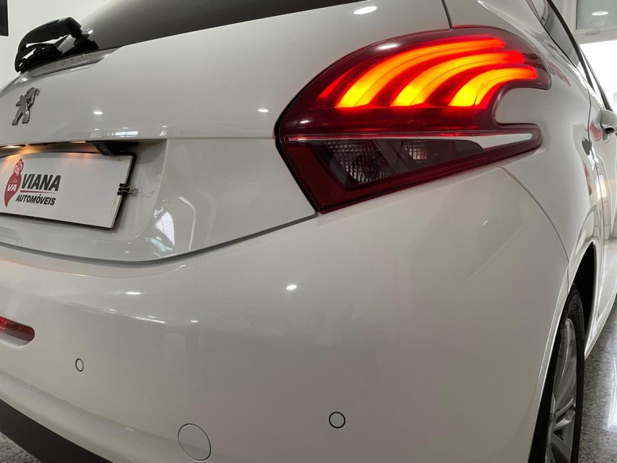 peugeot-208-2018-gasolina-1199cc