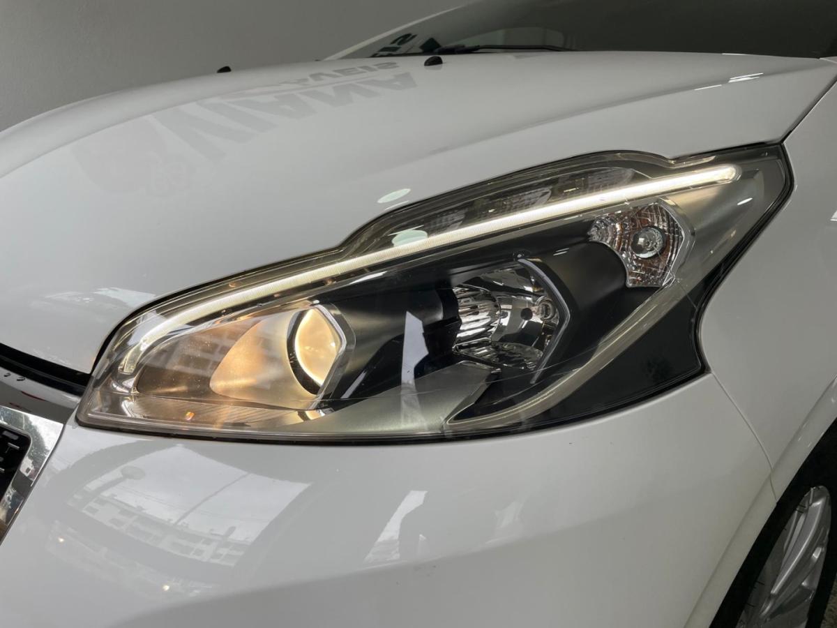 peugeot-208-2018-gasolina-1199cc