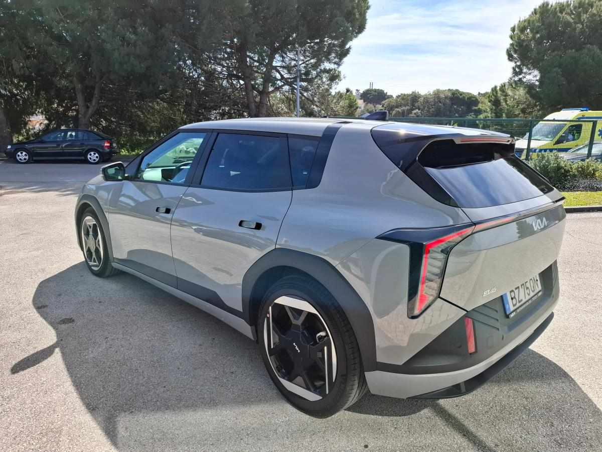 kia-ev4-81-4-kwh-tech-2025-eletrico