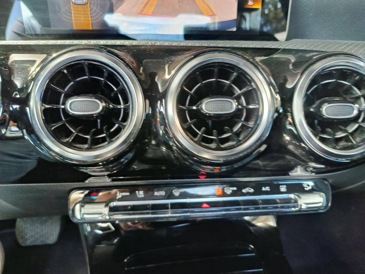 mercedes-benz-classe-a-2022-hibrido-a-gasolina-1332cc