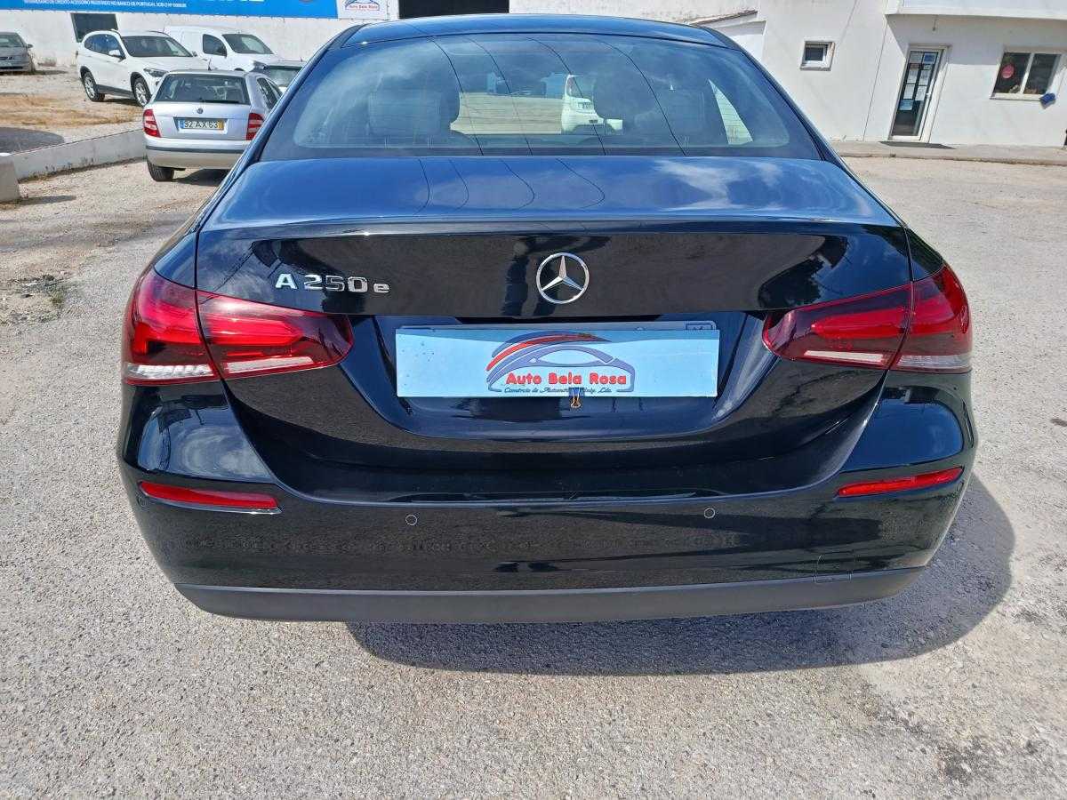 mercedes-benz-classe-a-2022-hibrido-a-gasolina-1332cc
