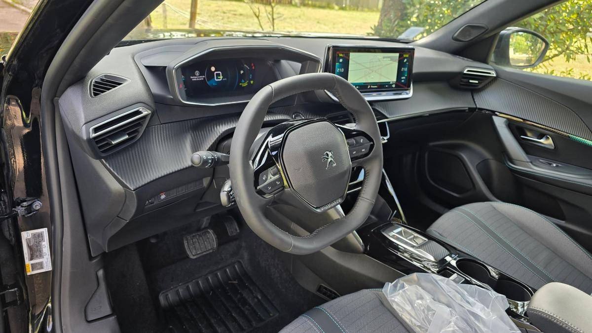 peugeot-2008-2023-eletrico-0cc