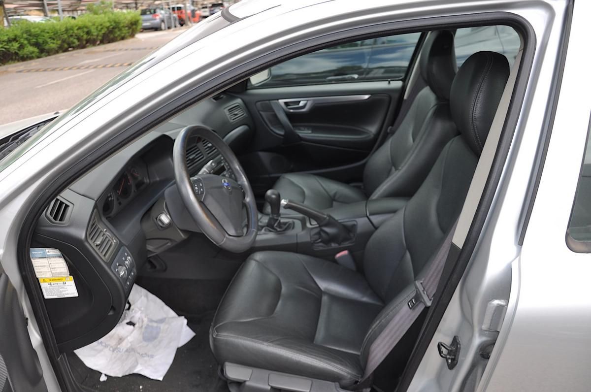 volvo-s60-2004-diesel-2400cc