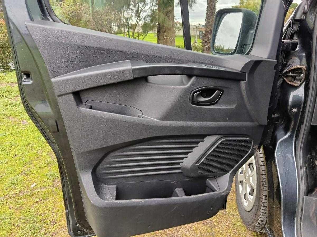 renault-trafic-2023-diesel-1997cc