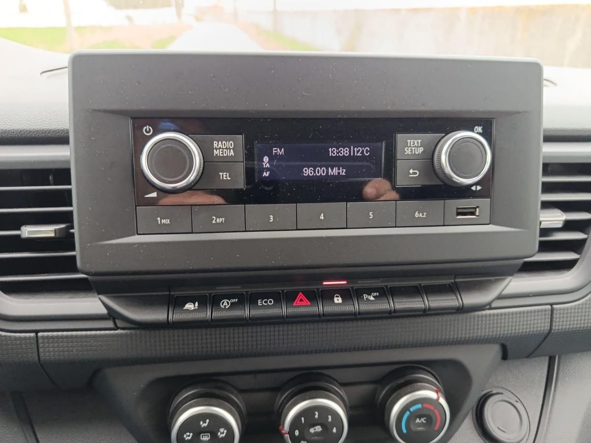 renault-trafic-2023-diesel-1997cc