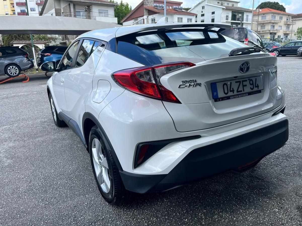 toyota-c-hr-hybrid-1-8-vvt-i-2019-hibrido-a-gasolina-1798cc
